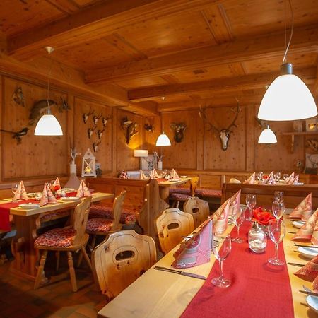 Landidyll Hotel Zum Alten Schloss Kirchensittenbach ภายนอก รูปภาพ