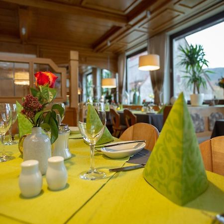 Landidyll Hotel Zum Alten Schloss Kirchensittenbach ภายนอก รูปภาพ