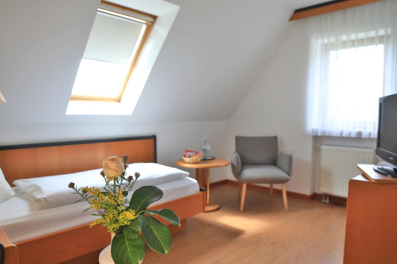 Landidyll Hotel Zum Alten Schloss Kirchensittenbach ภายนอก รูปภาพ