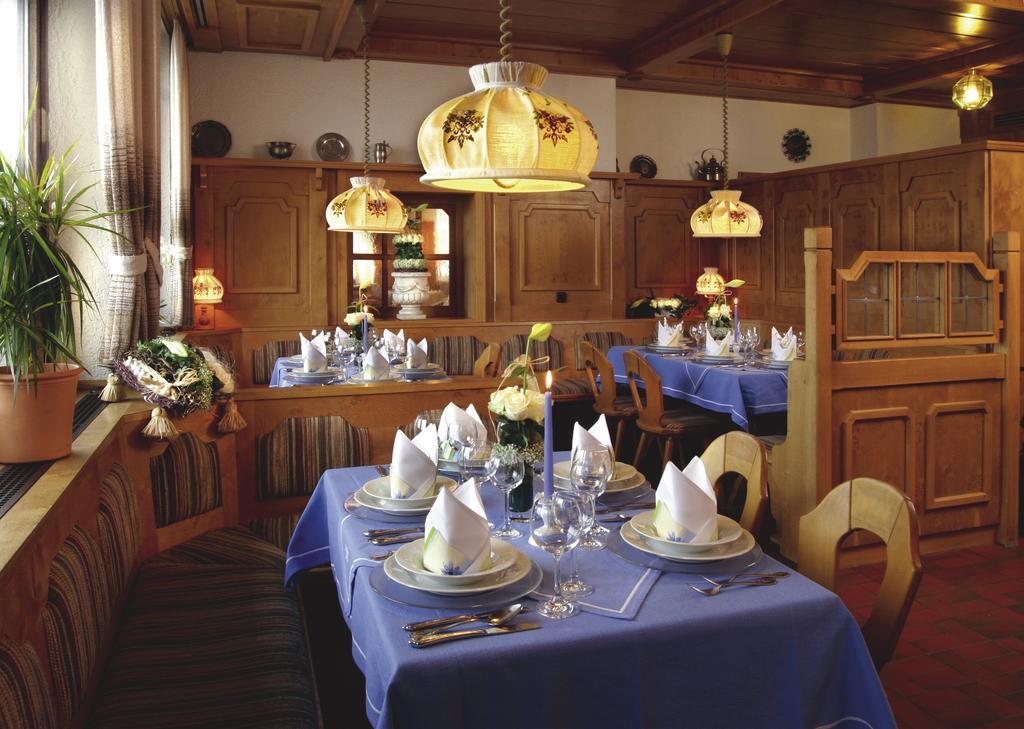 Landidyll Hotel Zum Alten Schloss Kirchensittenbach ภายนอก รูปภาพ