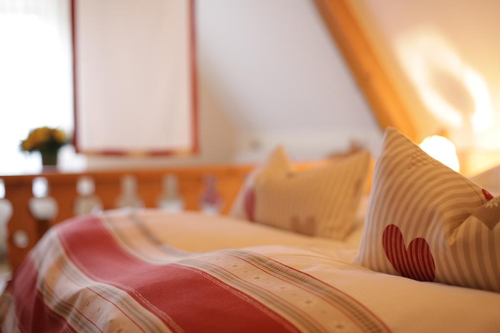 Landidyll Hotel Zum Alten Schloss Kirchensittenbach ภายนอก รูปภาพ